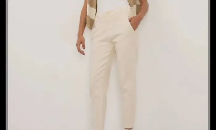 Calça mom jeans bege tamanhos 34