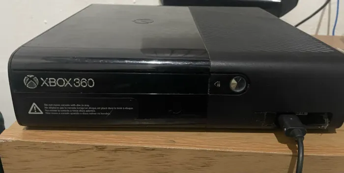 Xbox 360 Slim RGH 3.0 + HD 500GB + Jogos