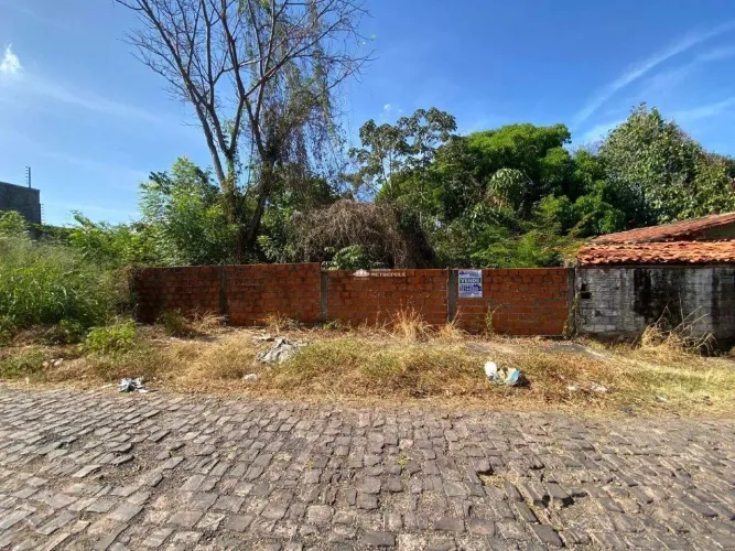 TERRENO DE 300M² (10X30) À VENDA NO BAIRRO VALE QUEM TEM.