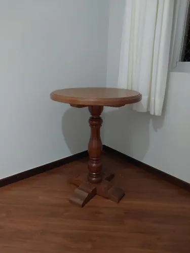 Mesa torneadas madeira maciça cerejeira