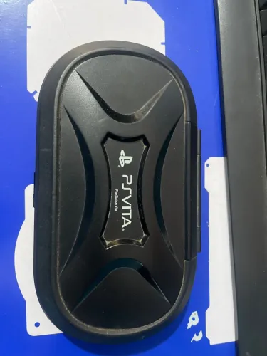 Case psvita + 4 jogos + cartão 4gb