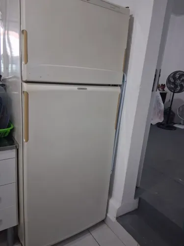 Vende- se Geladeira Brastemp Clean 410 litros.