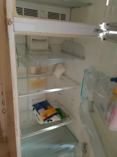 Vendo geladeira com defeito 