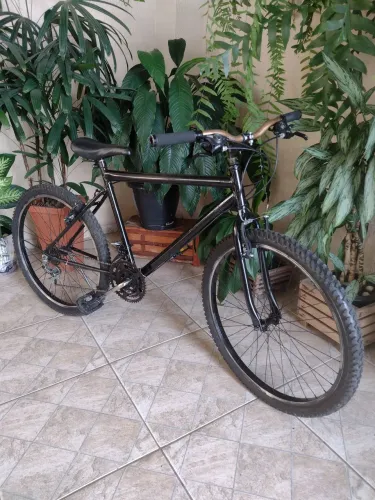 Bicicleta aro 26 quadro reto
