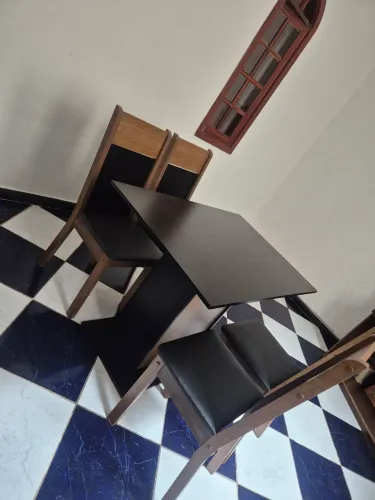 ?Conjunto Mesa de Jantar 4 Cadires - Design Moderno (Ótimo Estado)