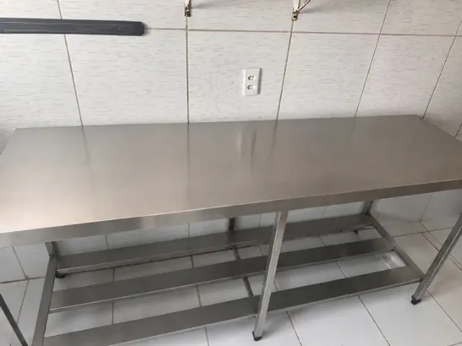 Mesa Industrial em Inox Grande para Cozinha