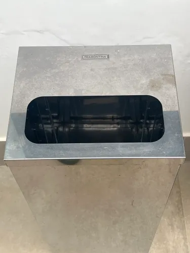 Lixeira inox 50 L Tramontina