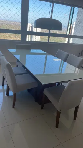 Conjunto de mesa mais 6 cadeiras - Muito bom estado