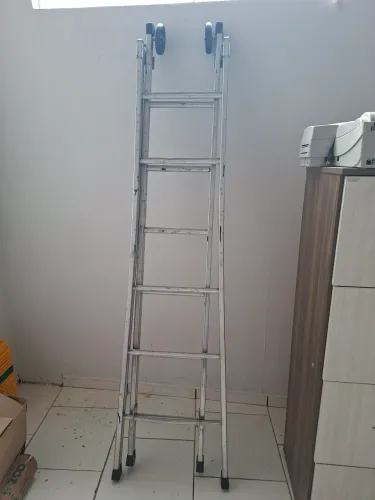 Escada extensiva em alumínio