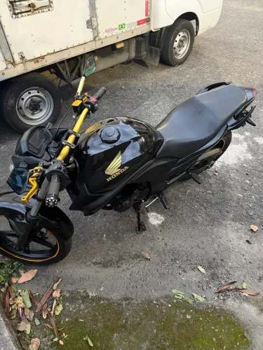 CB300R toda reformada