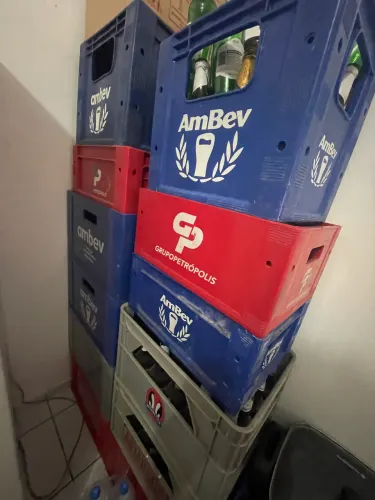Grade cerveja 300 litrinho e tenho garrafas soltas de 600