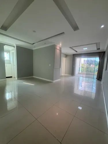 Alugo excelente apartamento semimobiliado no Residencial Flora - Centro de Campo Grande