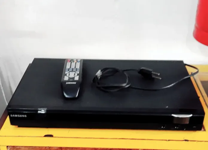 HOME THEATER SAMSUNG 5.1 C/ Controle S/ Caixas