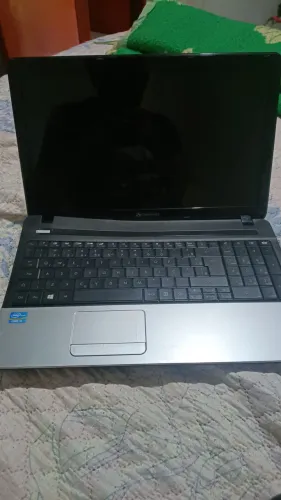Gateway Core i3 15,6-Nao liga -Botao Power quebrado -sem HD sem carregador -Sucata