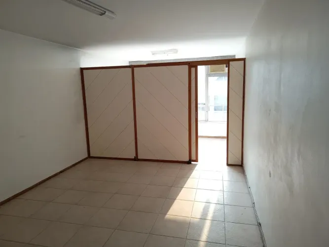 Excelente Oportunidade, Vendo Sala no Centro de Niterói com Garagem.