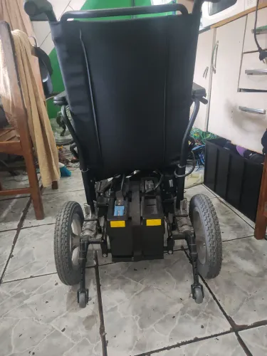 Cadeira de Rodas Motorizada Freedom Compact