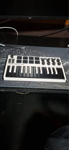 Controlador akai mpk mini mk3