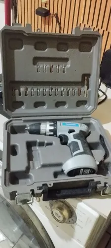 Furadeira e parafusadeira sem carregador