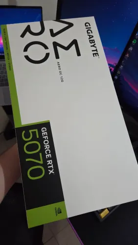 (Lacrada) RTX 5070 12GB Gigabyte Aero OC Branca