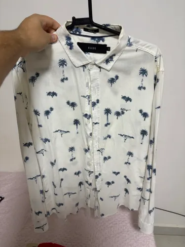 Camisa Ellus branca com detalhes em azul 