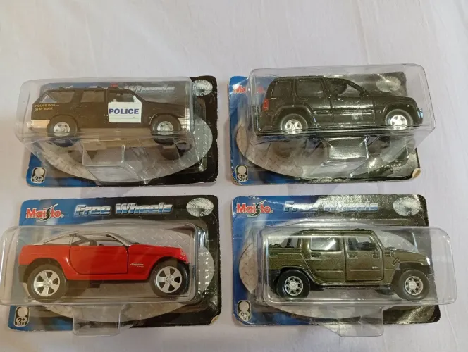 KIT 4 CARRINHOS MAISTO ESCALA 1.36 12CM METAL NOVO NA CAIXA BELO HORIZONTE 