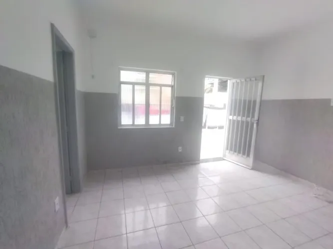 Casa para aluguel possui 32,00 metros quadrados e 1 quartos em Ramos - Rio de Janeiro - RJ