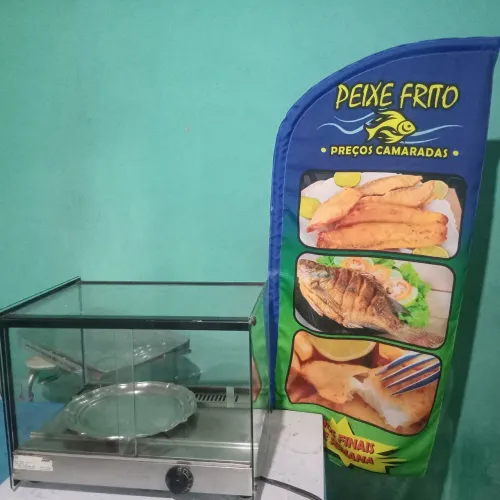 Estufa + placa de divulgação  de peixe frito meu zap *em ótimo estado   