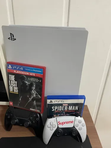 Vendo PlayStation 5 fat com dois controles e dois jogos 