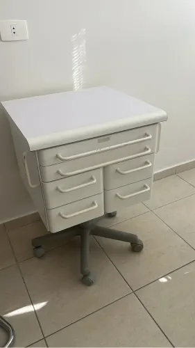 Vendo Carrinho Auxiliar