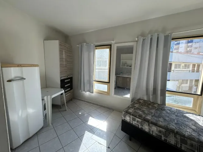 Apartamento com 01 Dormitório no Centro