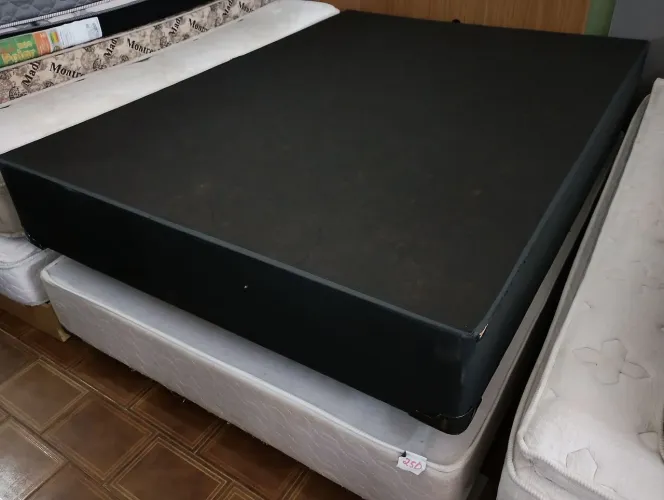 Base box casal 138x188cm R$250 cada