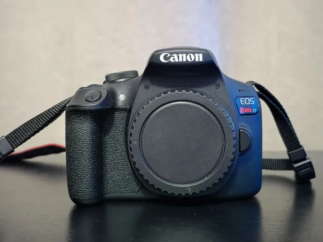 CANON T7 + 3 LENTES