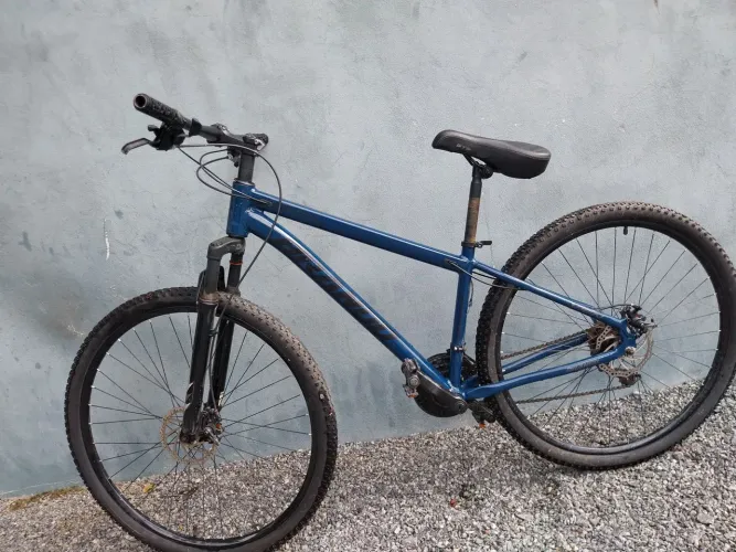 Vendo bicicleta semi nova