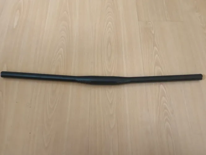 Vende-se guidão semi novo de ciclismo, marca First , com um ótimo custo !!!!  