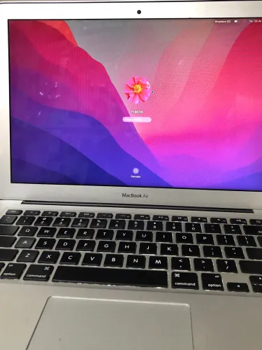 MacBook Air A1466 Memória de 8, Armazenamento de 512GB