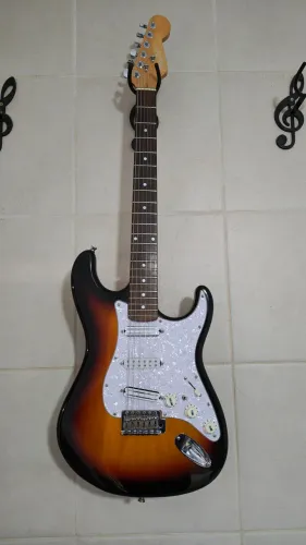 Guitarra Stratocaster Inspiração Dave Murray Iron Maiden