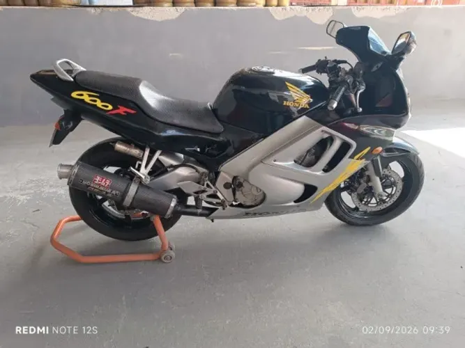 vendo CBR 600f 98 carburada.