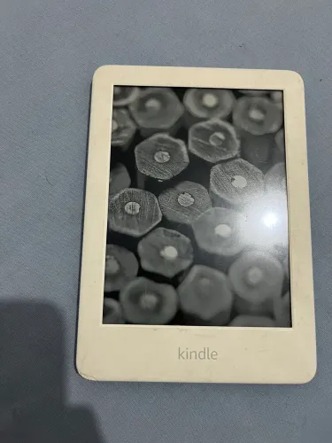 Kindle 10a geração usado.