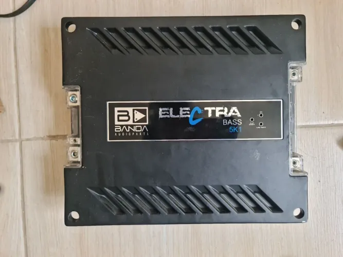 Equipamento de som automotivo