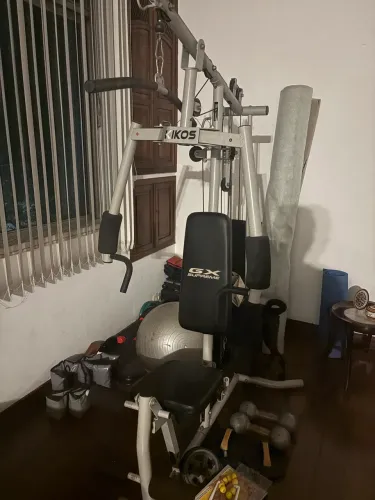 Estação de musculação 