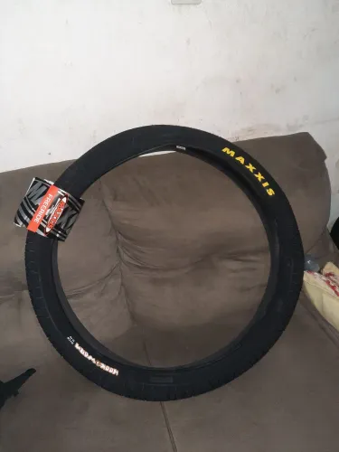 Pneu maxxis sem uso.