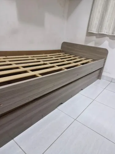 Vende-se Cama com Cama Auxiliar