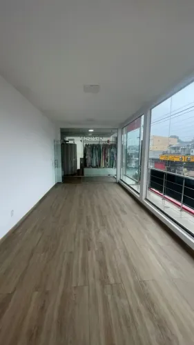 ALUGUEL DE SALA COMERCIAL Local: Parque 10 Tipo: 1º piso