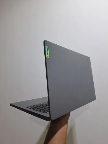Notebook LENOVO Core i3 -11 geração,Tela Full HD,8Gb Ram,SSD 256GB,wi-fi 5G /potente 