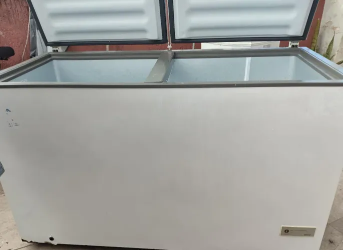 Vendo freezer seminovo