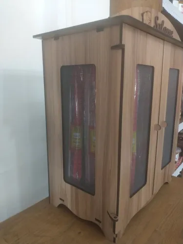 Expositor casinha para defumados, linguiças, queijos