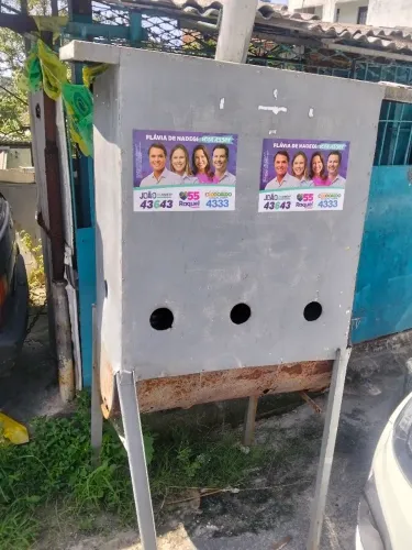 Vende-se uma galeteira