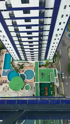 APARTAMENTO COM MÓVEIS PLANEJADOS C 03 QUARTOS SENDO 01 SUÍTE - 02 VAGAS DE GARAGEM ANDAR