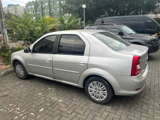 Renault Logan Expression Hi-flex 1.6 8V 4P 2011