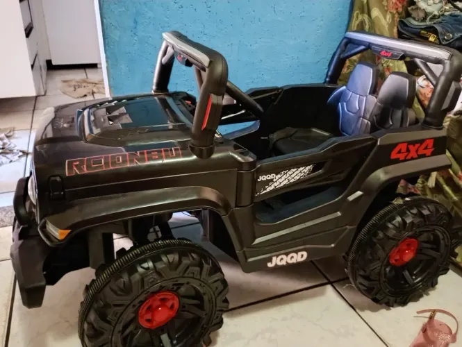 Carrinho elétrico infantil 